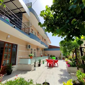 guesthouse-flowers.albaniahotels.org/